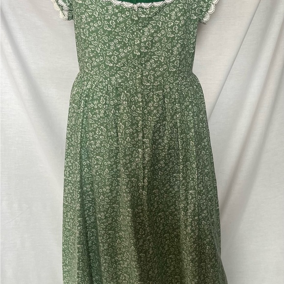 Vintage Hawaiian Dress Green Floral Arm pit to arm pit 13-14” 47-48” Long - Picture 8 of 12